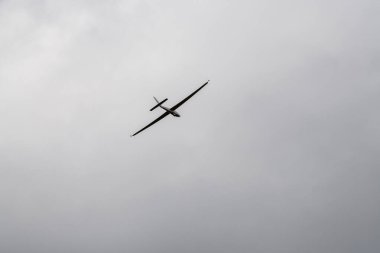 Modern eğitim ve spor uçaklarının Zhukovsky 'deki Max-21 havacılık salonunda uçuş gösterileri