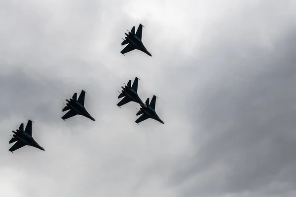 Modern Harci Repülőgépek Bemutató Járatai Max Űrszalonban Zhukovskyban — Stock Fotó