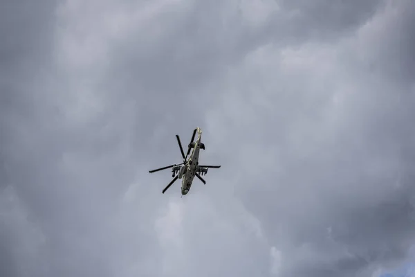 주코프 스키에 기지에서 전투용 헬리콥터의 — 스톡 사진