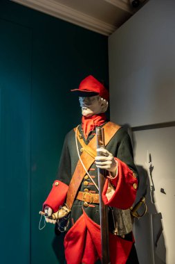 Tarihin farklı dönemlerinde bir Rus askerinin askeri üniforması