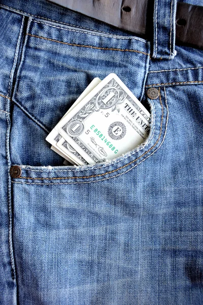 Dollari americani nella tasca dei blue jeans — Foto Stock