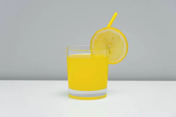 Dos Limonadas Sanas Colocan Vaso Agua Pura Dos Vasos Claros — Foto de Stock