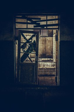 Terk edilmiş ve harap olmuş kömür madeni fabrikası binası. Terk edilmiş ve harap olmuş kömür madeni fabrikası.