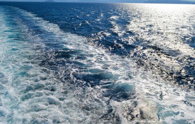 Yunanistan 'da Aegina yakınlarındaki Saronik Körfezi üzerinde deniz manzarası