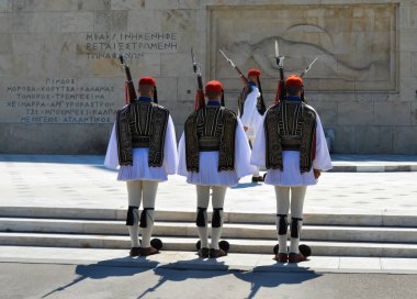 ATİNA, GREECE - 23 Haziran: Atina, Yunanistan 'da 23 Haziran 2017' de parlamento yakınlarındaki Merasim Elit piyade Alanlarının değiştirilmesi. 