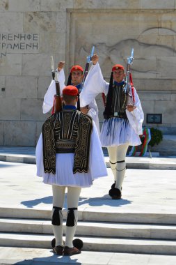 ATİNA, GREECE - 23 Haziran: Atina, Yunanistan 'da 23 Haziran 2017' de parlamento yakınlarındaki Merasim Elit piyade Alanlarının değiştirilmesi. 