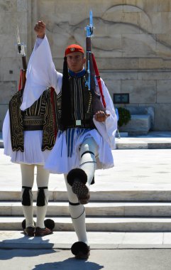 ATİNA, GREECE - 23 Haziran: Atina, Yunanistan 'da 23 Haziran 2017' de parlamento yakınlarındaki Merasim Elit piyade Alanlarının değiştirilmesi. 