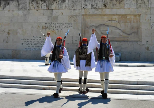 Athens Görögország Június Változás Ünnepélyes Elit Gyalogság Evzones Közel Parlament — Stock Fotó