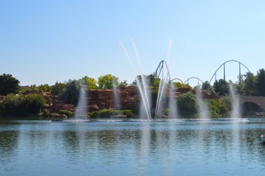 BARCELONA, İspanya - 29 Haziran 2016 'da İspanya' nın Barcelona kentindeki Aventura parkında Cazibe