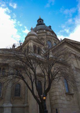 BUDAPEST, HUNGARY - 29 Aralık 2017: Aziz Stephen Bazilikası (Szent Istvan Bazilika) 29 Aralık 2017.