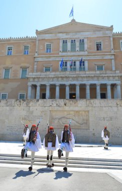 ATİNA, GREECE - 23 Haziran: Atina, Yunanistan 'da 23 Haziran 2017' de parlamento yakınlarındaki Merasim Elit piyade Alanlarının değiştirilmesi. 