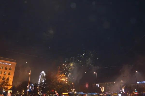 Budapest Ungheria Dicembre 2017 Fuochi Artificio Capodanno Piazza Erzsbet Budapest — Foto Stock