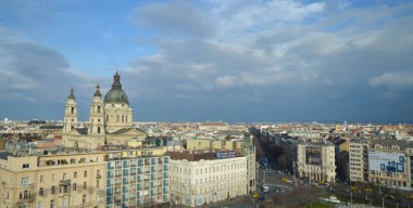 BUDAPEST, HUNGARY - 29 Aralık 2017: Dönme dolaptan şehir manzarası 29 Aralık 2017.