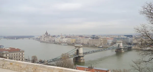 Budapest Hungria Dezembro 2017 Edifício Parlamento Húngaro Buda Lado Dezembro — Fotografia de Stock