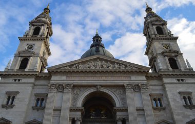 BUDAPEST, HUNGARY - 29 Aralık 2017: Aziz Stephen Bazilikası (Szent Istvan Bazilika) 29 Aralık 2017.