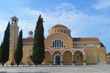 PROTARAS, CYPRUS - 12 Haziran 2018 'de Kıbrıs Rum Kesimi' nin Paralimni kentinde Aziz George Kilisesi.