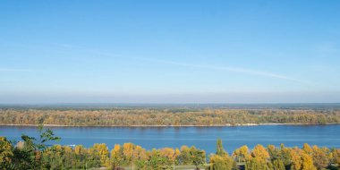 Sonbaharda Dinyeper Nehri manzarası, Kaniv, Ukrayna, Tarasova Tepesi (Chernecha Hora) 