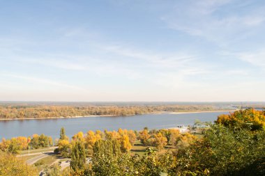 Sonbaharda Dinyeper Nehri manzarası, Kaniv, Ukrayna, Tarasova Tepesi (Chernecha Hora) 