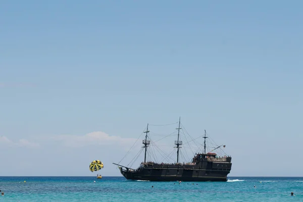 Protaras Zypern Juni 2018 Piratenschiff Segelt Strandnähe Protaras Zypern Juni — Stockfoto