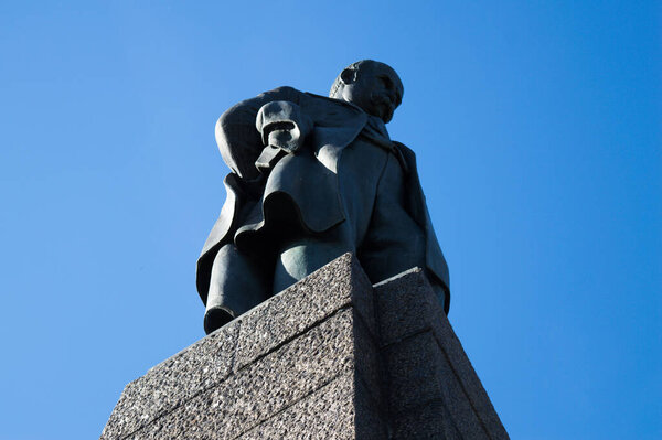 КАНИВ, УКРАИНА - 14 ОКТЯБРЯ: Памятник Тарасу Шевченко на холме Тарас-Хилл или Чернеча-Гора в Каниве, Украина, 14 октября 2018 года. 