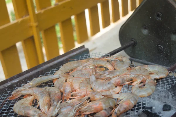 Crevettes Tigrées Rôties Sur Fond Plaque Pâtisserie Métallique Close — Photo