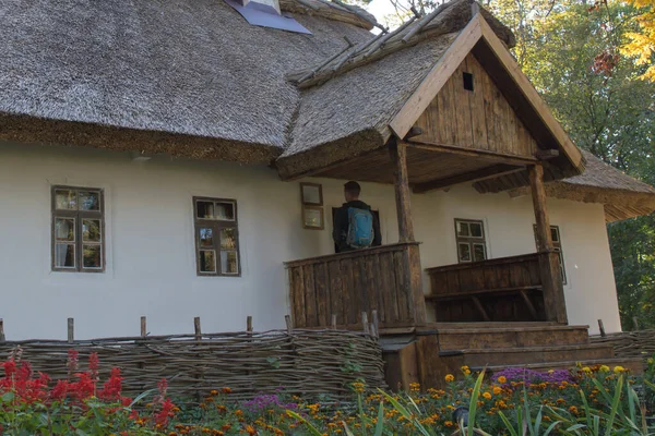 KANIV, UKRAINE - 14 Ekim 2018 Taras Hill 'deki Taras Shevchenko Müzesi veya Kaniv, Ukrayna' daki Chernecha Hora. 