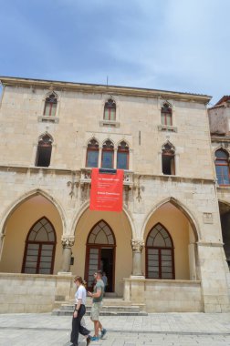 BÖLÜM, CROATIA - 15 Haziran 2019 'da Hırvatistan' ın Split kentinin dar sokakları.