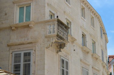 BÖLÜM, CROATIA - 15 Haziran 2019 'da Hırvatistan' ın Split kentinin dar sokakları.