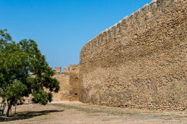 BILHOROD-DNISTROVSKYI, UKRAINE - 19 Ağustos 2020: Bilhorod-Dnistrovskyi, Ukrayna 'daki Akkerman kalesini ziyaret etmek. Kale 13.-14. yüzyılın anıtıdır.