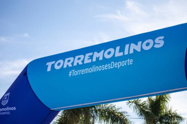 TORREMOLINOS, SPAIN - 2 Şubat 2025: Torremolinos, İspanya 'da Maraton de Torremolinos' ta koşucular