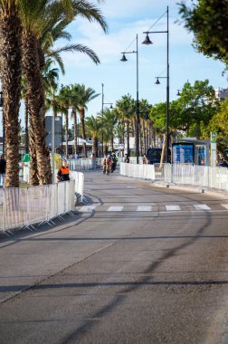 TORREMOLINOS, İspanya - 20 Ekim 2024: Dünya Triatlon Şampiyonası finali, 20 Ekim 2024 tarihinde İspanya 'nın Torremolinos kentinde felçliler