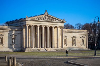 Glyptothek, Bavyera Kralı I. Ludwig tarafından Münih, Almanya 'daki Yunan ve Roma heykelleri koleksiyonunu barındırması için yaptırılan bir müzedir.