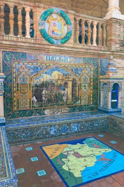 SEVILLA, İspanya - 25 Aralık 2025 İkonik İspanya Meydanı Büyük mimari, fayanslı köprüler ve Sevilla, İspanya 'da canlı bir şehir atmosferi sergiliyor.