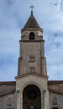 Gijon, İspanya - 7 Nisan 2025 San Pedro Kilisesi, İspanya 'nın başkenti Asturias' ta yer alan bir Katolik kilisesidir.