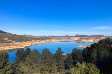 Guadalhorce rezervleri Guadalhorce Nehri 'nin ortasındaki altı rezervuardan oluşan bir gruptur ve İspanya' nın Endülüs kentindeki en büyük iki kolundan biridir.