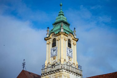 SLOVAKIA, BRATISLAVA - 8 Ocak 2025: Eski Belediye Binası tarihi merkez ve Bratislava ilçelerinden biridir