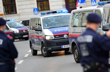 Viyana 'da polis operasyonları ve polis kontrolü - Kilitlenme (Avusturya) 