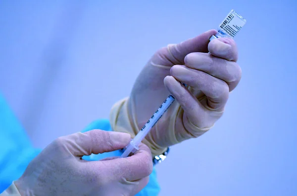 オーストリアのコロナワクチン接種 ヨーロッパ Biontech PfizerのComirnacyワクチンでCovidワクチン — ストック写真