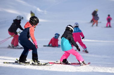 Avusturya 'da kış sporları, Kasberg kayak alanı (Grnau, Almtal, Salzkammergut, Gmunden bölgesi, Yukarı Avusturya, A