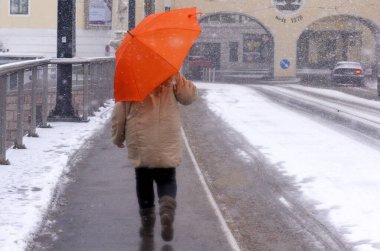 Salzkammergut 'ta kış başlangıcı (Gmunden Bölgesi, Yukarı Avusturya, Avusturya, Avrupa) - 