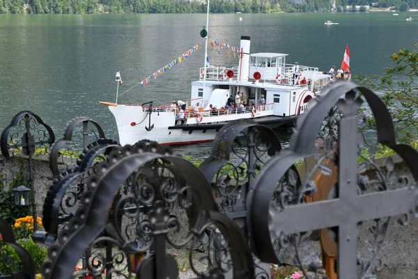 トラウンゼー湖近くのグムンデンの蒸気船 ギゼラ ザルツカンマーグート 上オーストリア オーストリア ヨーロッパ — ストック写真