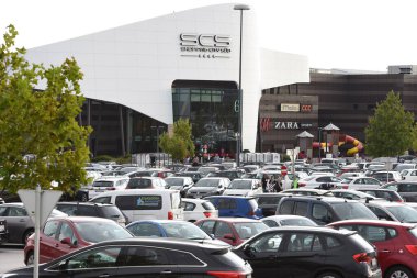 Avrupa 'nın en büyük alışveriş merkezlerinden biri olan Viyana' nın güneyindeki SCS.