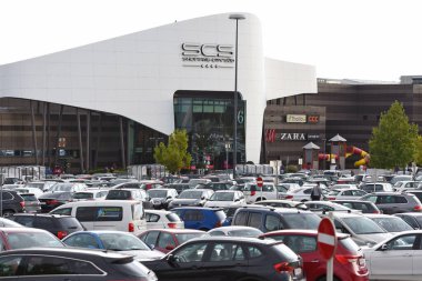 Avrupa 'nın en büyük alışveriş merkezlerinden biri olan Viyana' nın güneyindeki SCS.