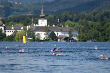 Triatlon C 'den oluşan bir dayanıklılık sporudur.