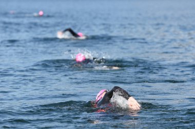 Triatlon C 'den oluşan bir dayanıklılık sporudur.