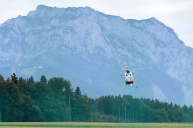 Model airplane with the Traunstein in the background, Salzkammergut, Austria, Europe