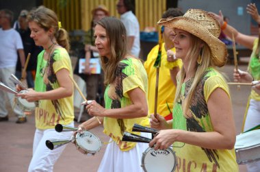 Linz Pflasterspektakel, Avrupa 'nın en önemli ve çeşitli sokak sanat festivallerinden biridir..