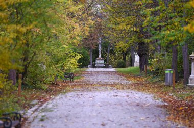 Viyana 'daki Sankt Marx mezarlığı 1874 yılında kapatıldı ve listelenmiş bir binadır.