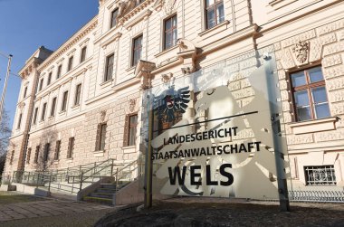 Avusturya 'nın başkenti Wels' te Cumhuriyet Savcılığı ve bölge mahkemesi binası.
