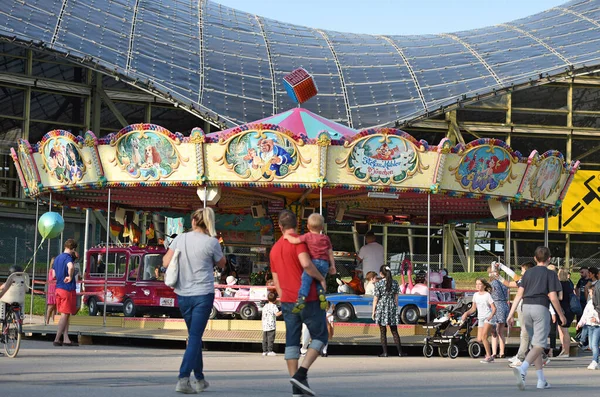 Kinderdraaimolen Het Olympisch Park Van München Serie Zomer Stad Plaats — Stockfoto